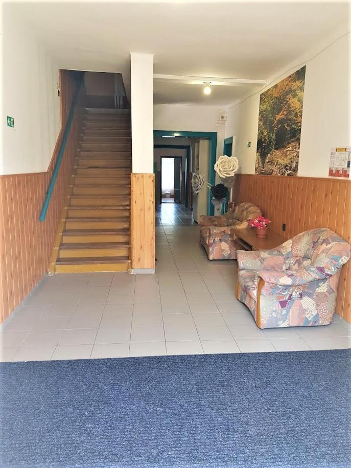 Muskatli Vendeghaz Hostel Parad Exterior photo